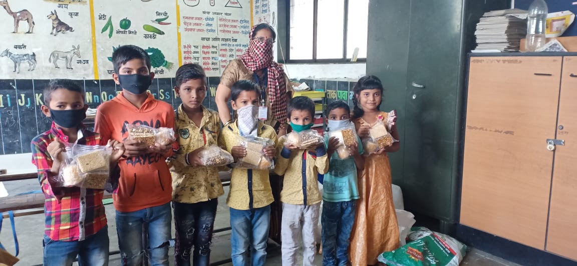 Nutritious Hampers for children at Azadnagar